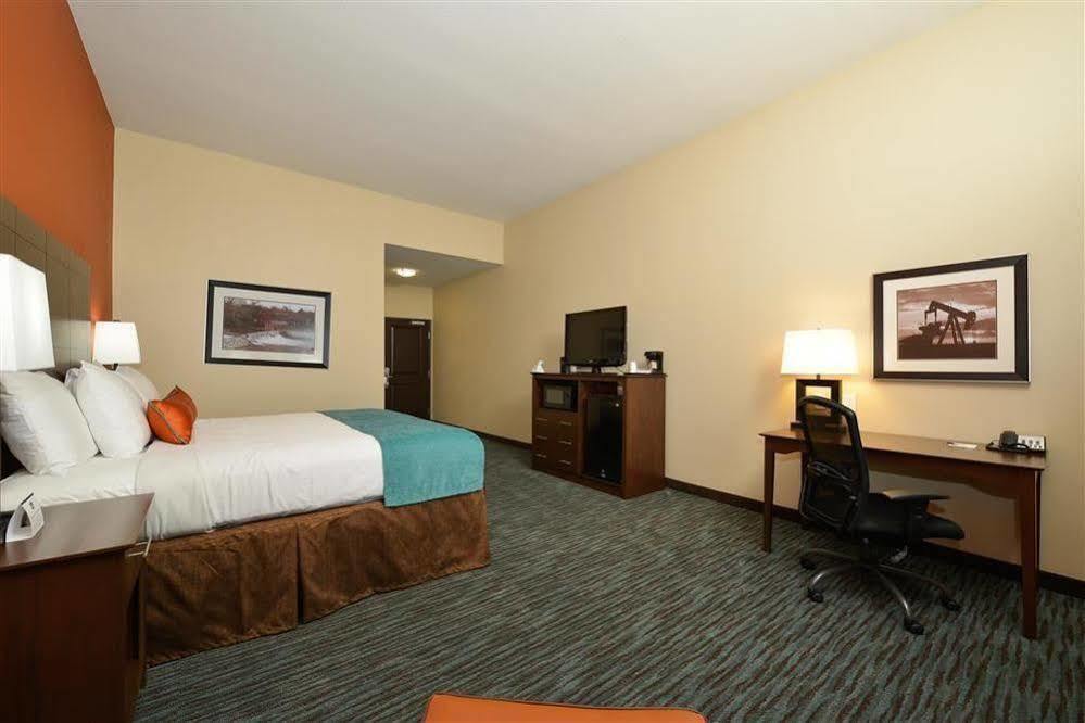 Best Western Plus Longhorn Inn & Suites Luling Exterior foto